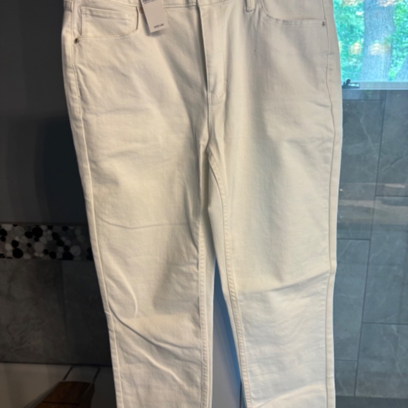 WHBM, NWT white skinny jeans, size 4. - Picture 2 of 4